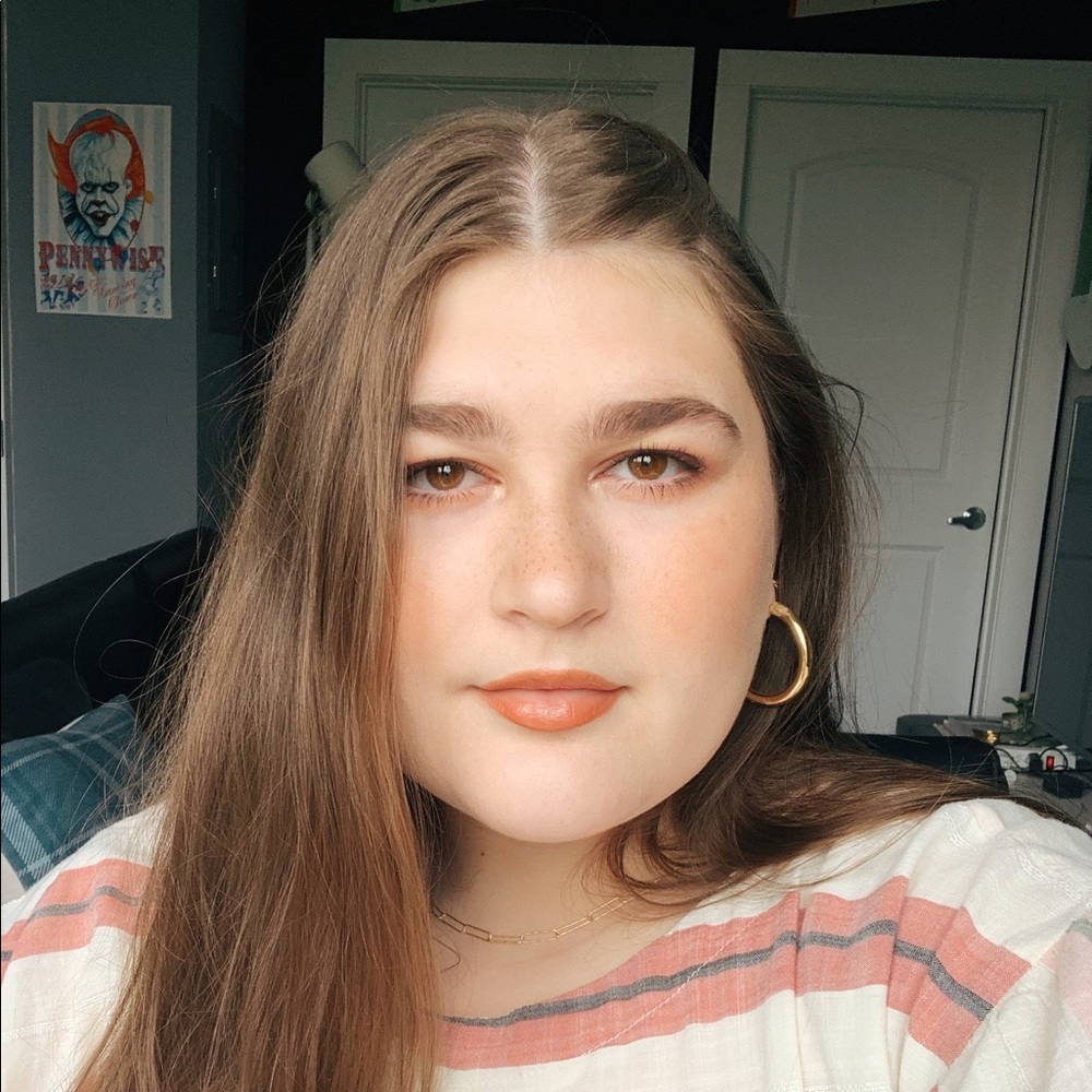 Meet your Posher, Kira